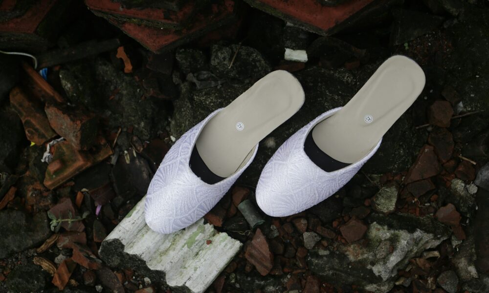 step-into-style:-the-rise-of-comfortable,-chic-footwear-for-modern-women